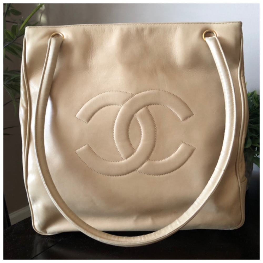 ✨Iconic Vintage Classic Timeless CHANEL CC Logo Beige Large Tote Shoulder Bag